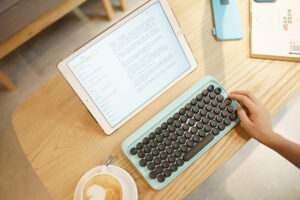 Lofree Dot: the affordable, flexible typewriter-inspired wireless keyboard