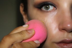 6 makeup sponges for smooth skin and a flawless finish