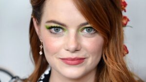 Emma Stone’s Green Eyeshadow, Get the Look