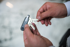 Never Lose Your Keys Again With Ekster's Trackable Key Holder