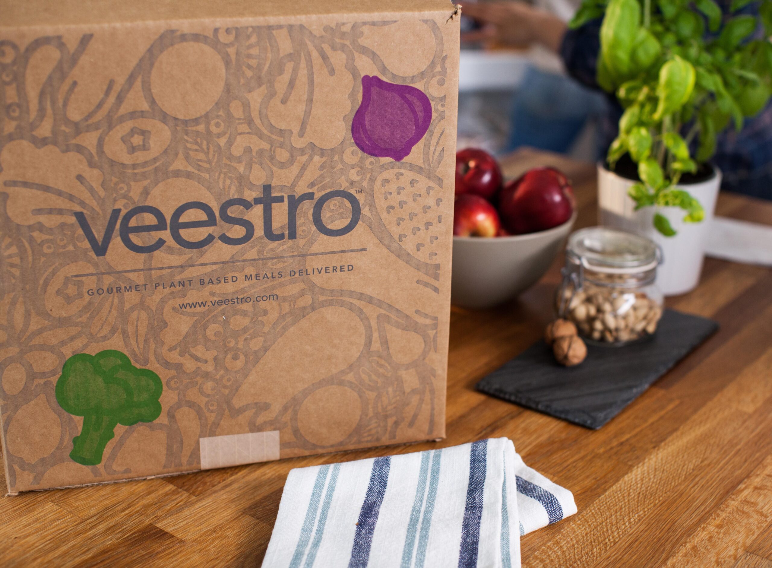 What You Need To Know About Veestro, Freshly, & Sakara Life